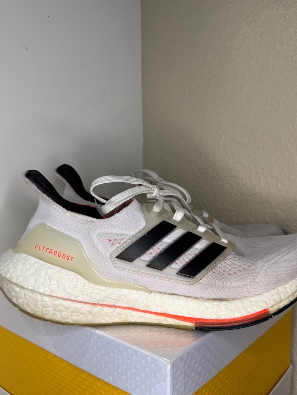 adidas UltraBoost 19 White Black Red Men’s 7.5 Running Shoes Sneakers